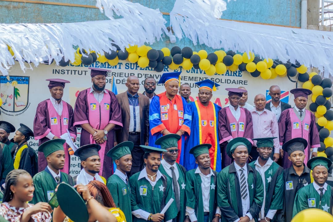Photo 3 — Collation des grades académiques